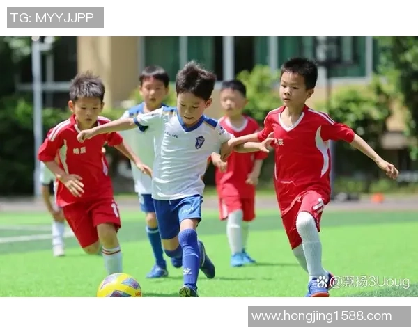 模仿足球明星经典动作挑战赛让你在绿茵场上重现传奇瞬间